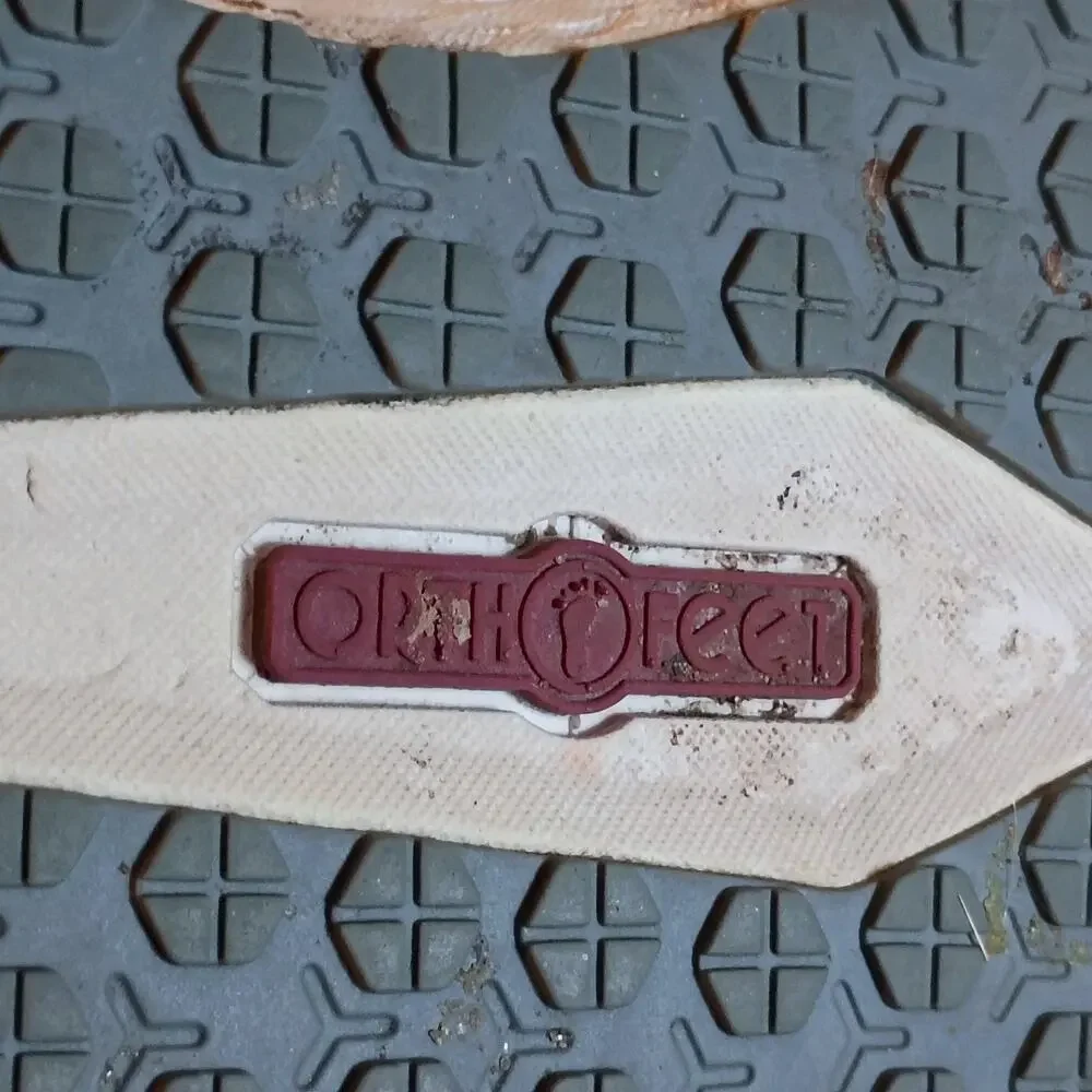 OrthoFeet Women's Size 7.5 B Medium Grey Hook And Loop Walking Sneakers 80052